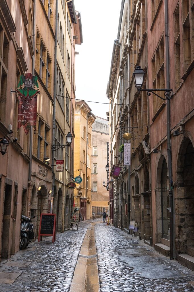 lyon, france, alley-1238671.jpg